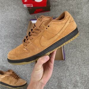 Nike Men's Brown Sneakers